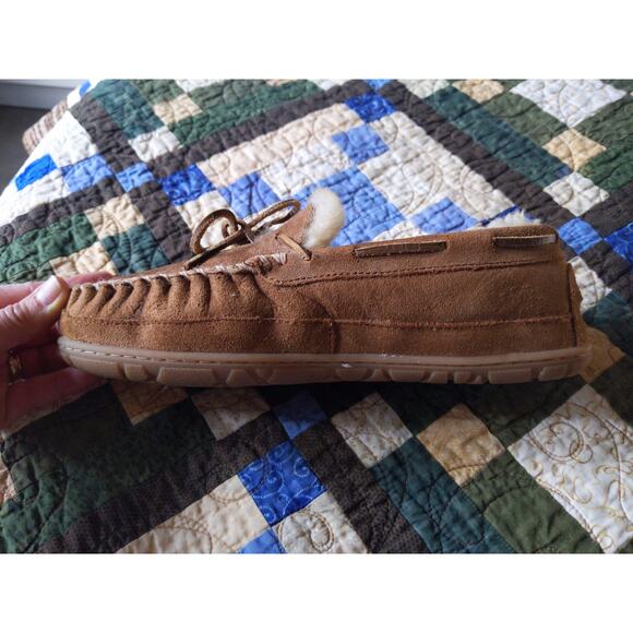 L.L.Bean Wicked Good Moccasin Slippers Men's Sz 8 Genuine Shearling Fur Suede - Picture 6 of 13